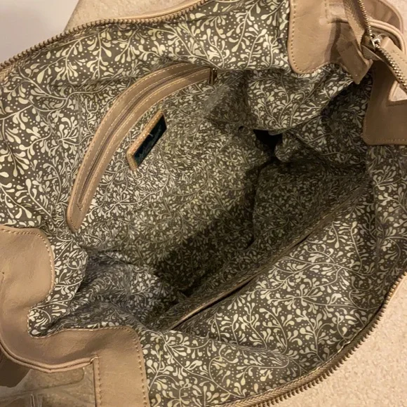 Like New Tan Satchel with shoulder strap and gold hardware. - Picture 6 of 7